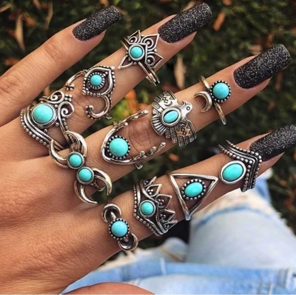 Carols Boutique Jewelry - Vintage Bohemian Gypsy Turquoise 11 piece Ring Set